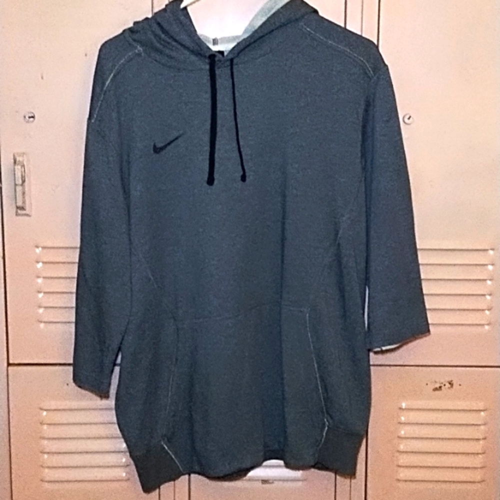 NWOT Nike Dri Fit Lightweight Sweatshirt